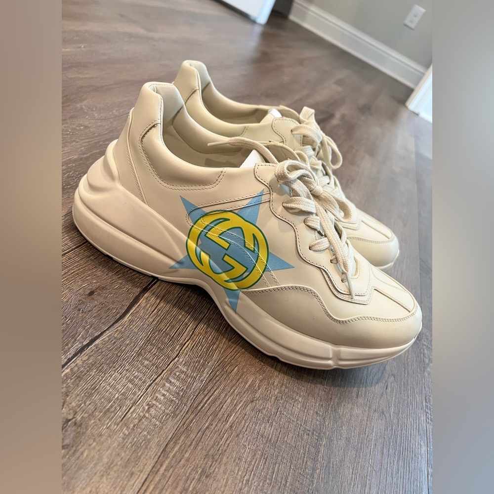 Gucci men’s sneaker worn once